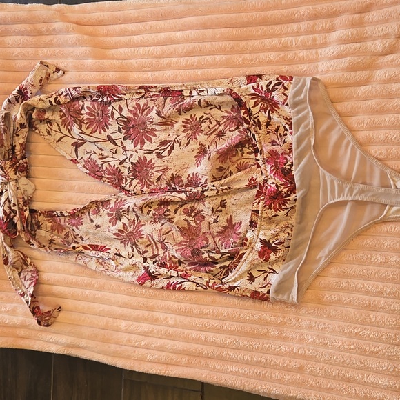 Free People, Intimately, Ivory Pink Floral Body Suit, Size S/P - Picture 7 of 8